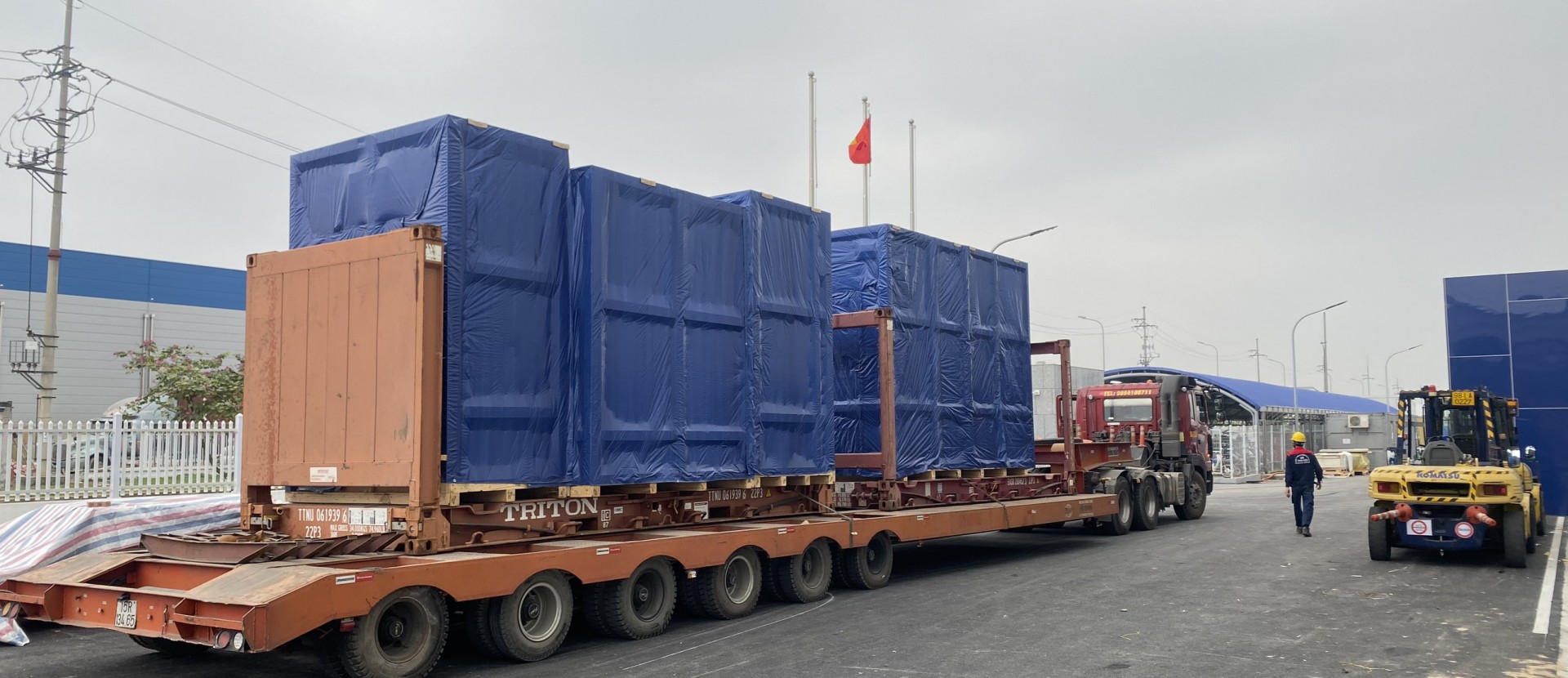 Vận tải bằng xe đầu kéo - container