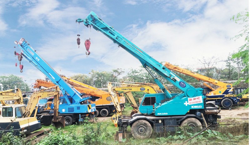 Xe cẩu chuyên dụng 15 tấn - 300 tấn