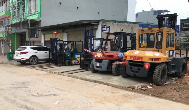 Xe nâng hàng từ 2 tấn - 25 tấn